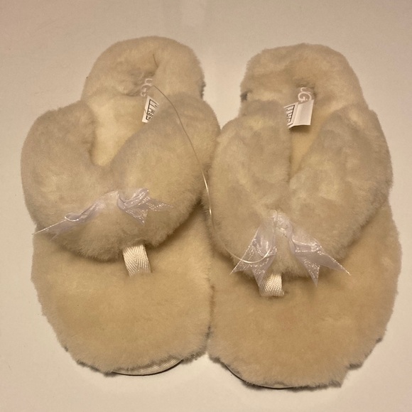 UGG Shoes - NWT UGG white fluff flip flop II size 9